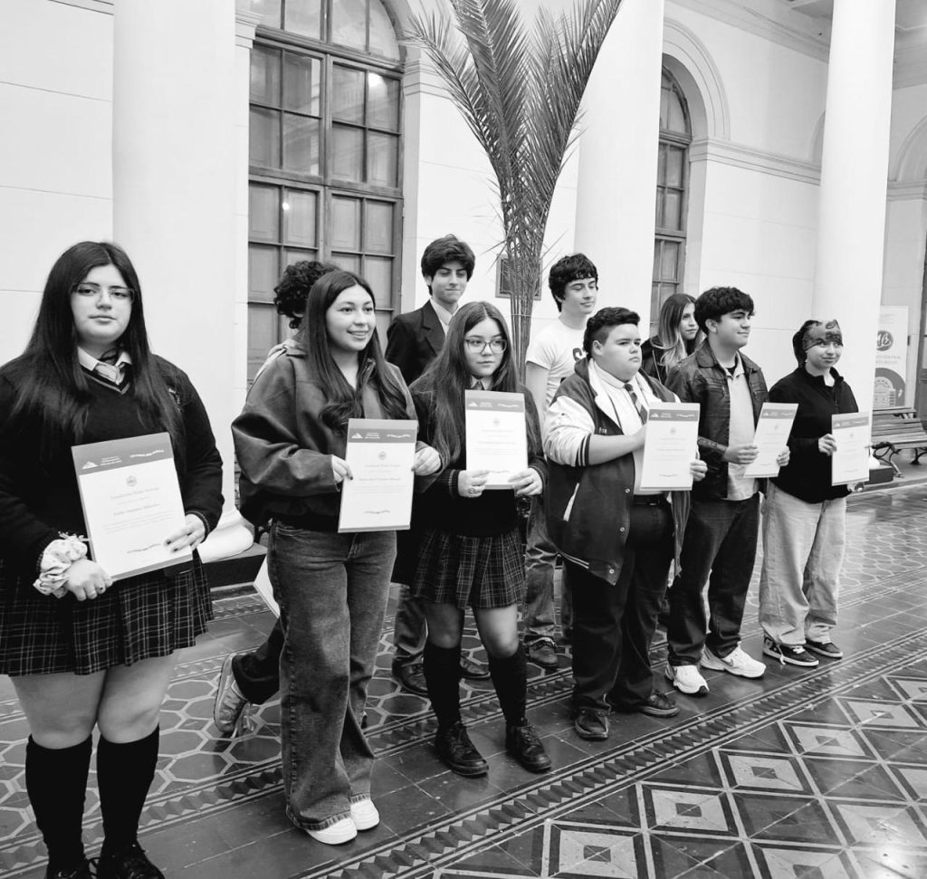 cultura_fundacion_pablo_neruda_ceremonia_premiacion_concurso_poesia_juvenil_2025_abril_2026_17