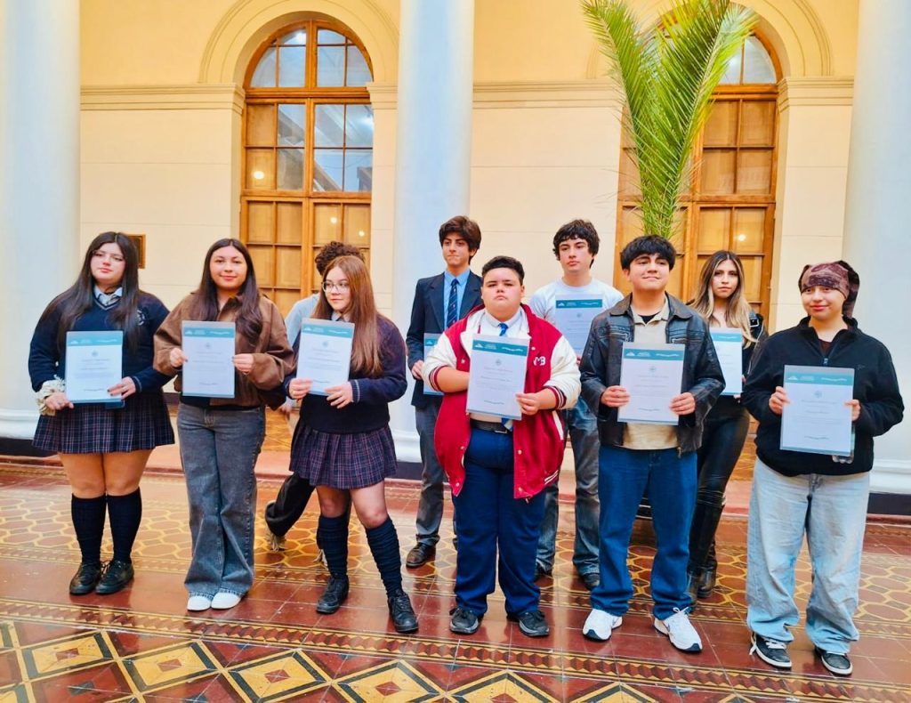 cultura_fundacion_pablo_neruda_ceremonia_premiacion_concurso_poesia_juvenil_2025_abril_2026_26